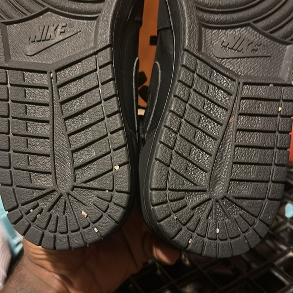 Air Jordan retro 1 low BLACK OUT - Picture 6 of 8